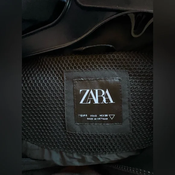 ZARA hooded puffer vest jacket SIZE SMALL